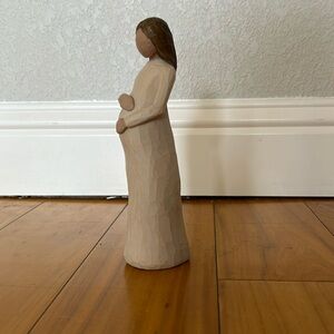 Willow Tree Cherish sculpted figure by Susan Lordi. Awaiting a miracle.